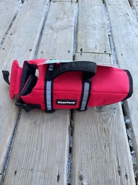 NWT ZippyPaws Red Dog Life Jacket with Reflective Straps Size xs